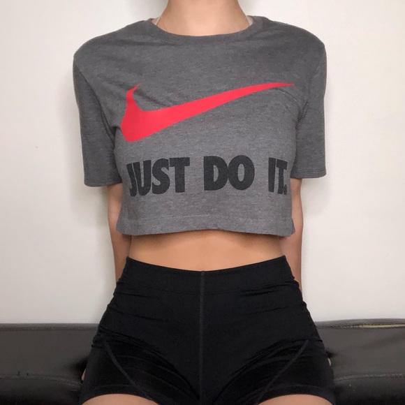Nike Tops - ❗️SALE ❗️ENDS 1/18 Nike Cropped T-shirt